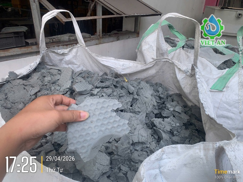 Bùn sau khi ép của máy ép bùn Khung bản