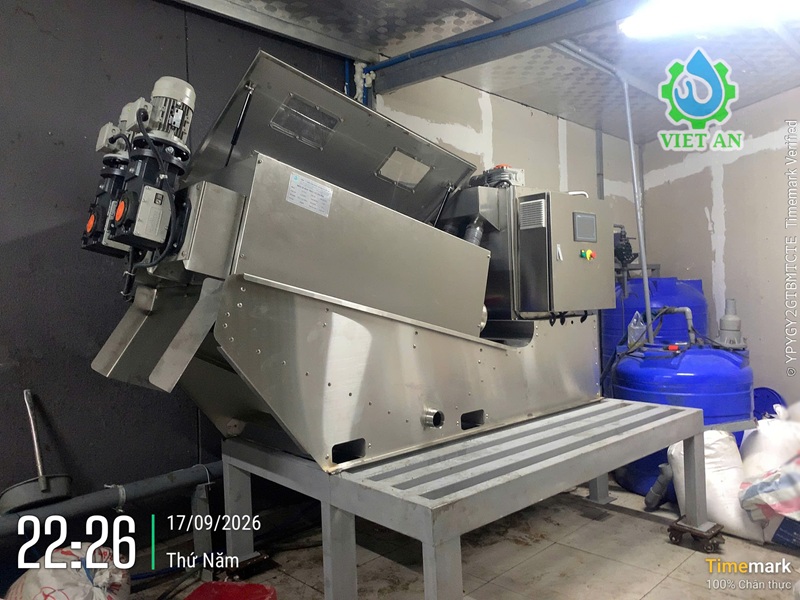 Việt An lắp đặt máy ép bùn Trục vít cho Khách hàng