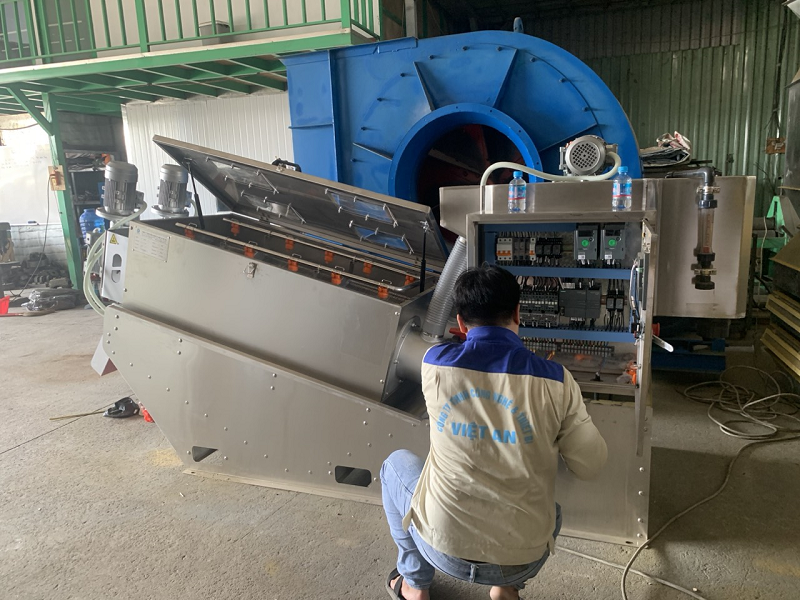 Máy ép bùn trục vít