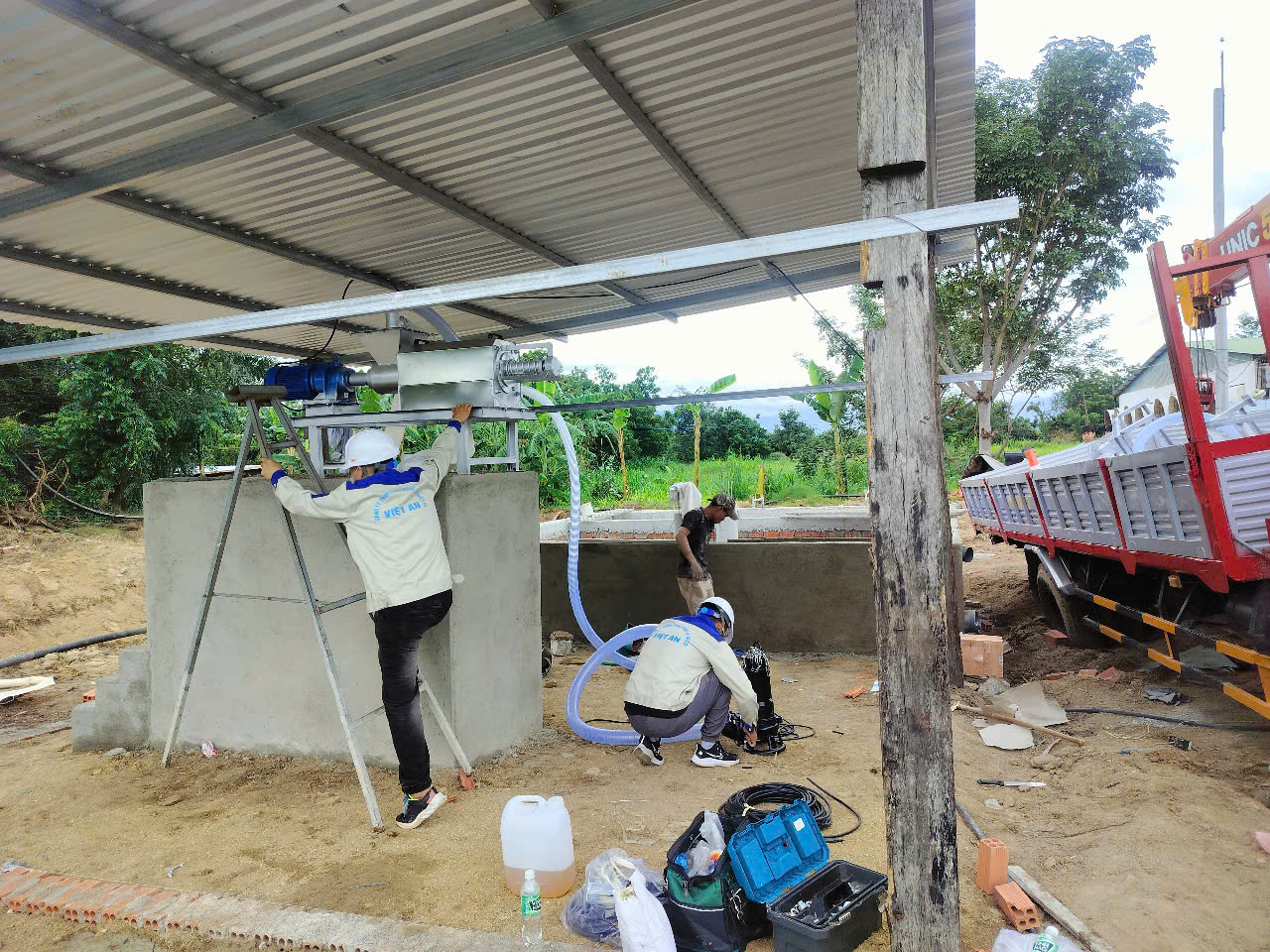 Lắp đặt máy tách phân