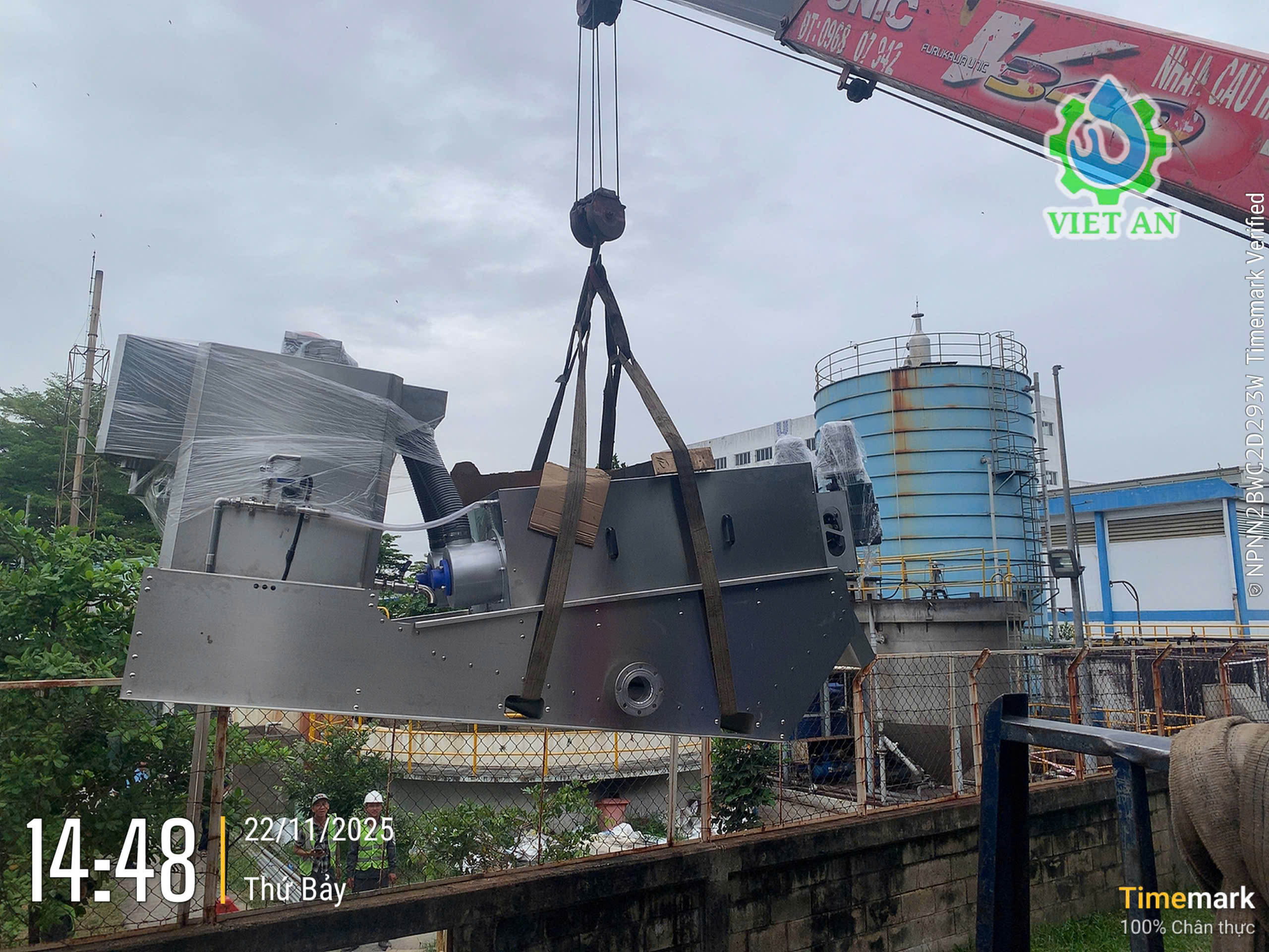 Bàn giao máy ép bùn trục vít