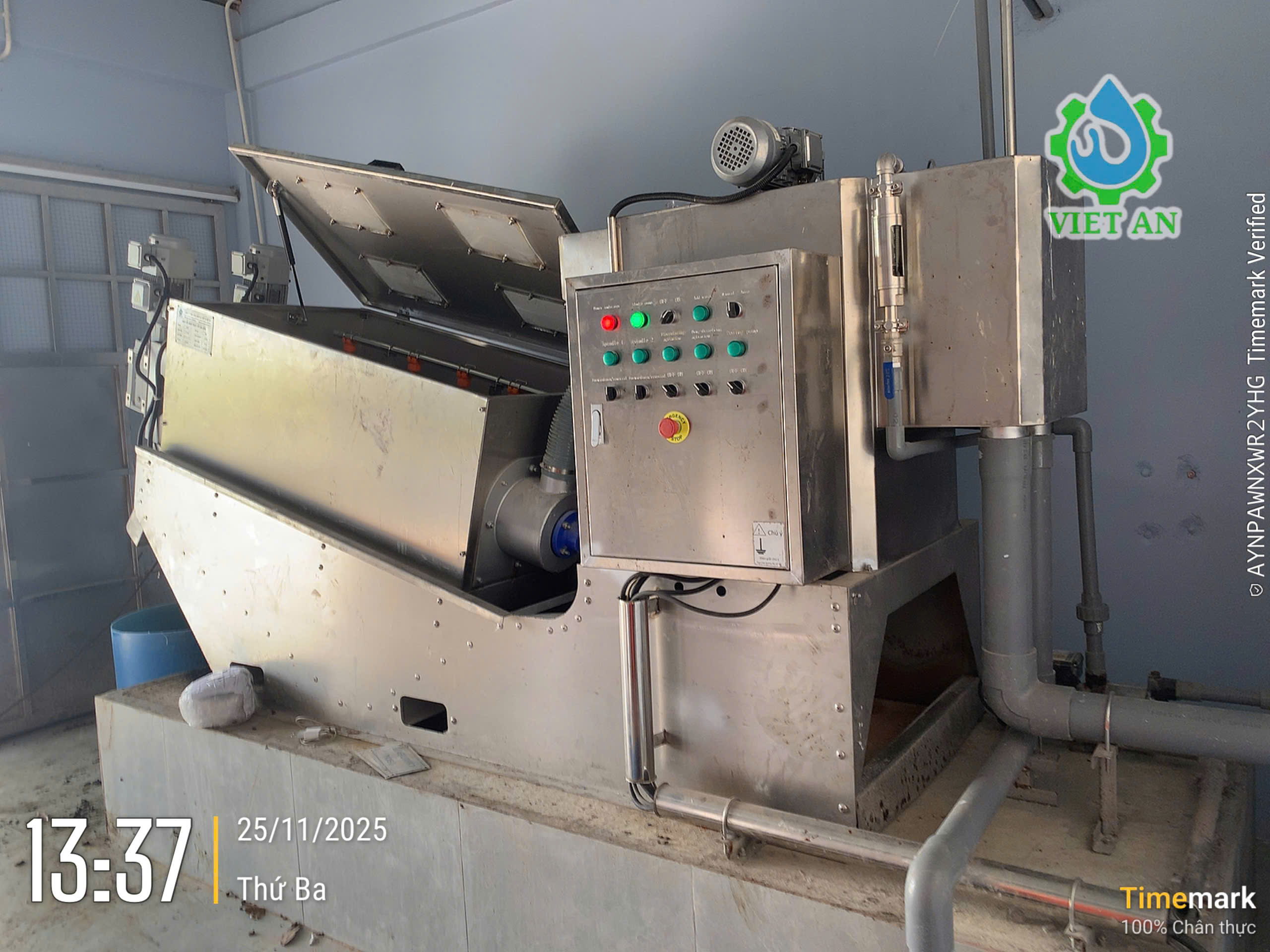 Máy ép bùn trục vít cho nhà máy Thủy sản