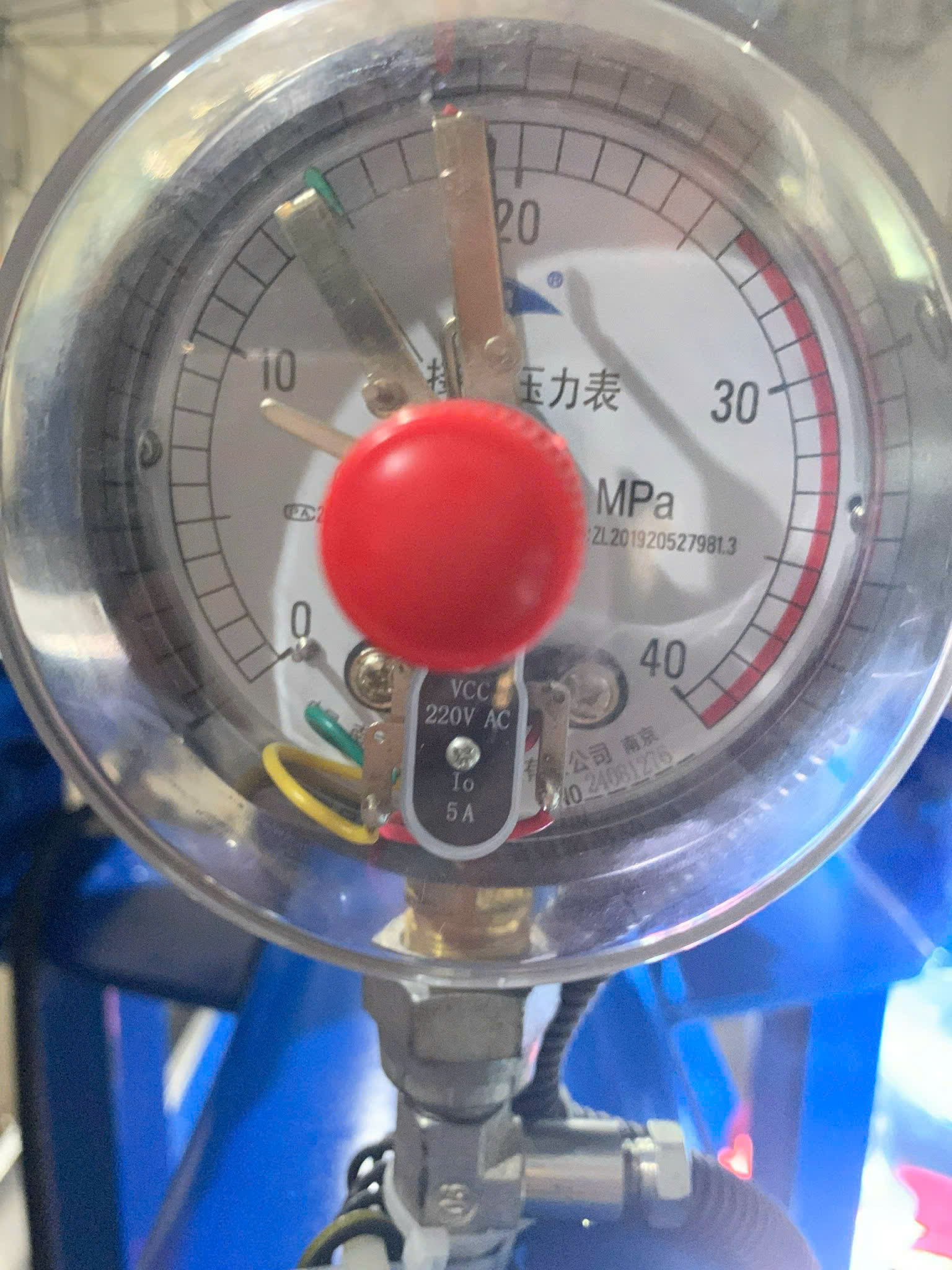 Đồng hồ áp suất 3 kim