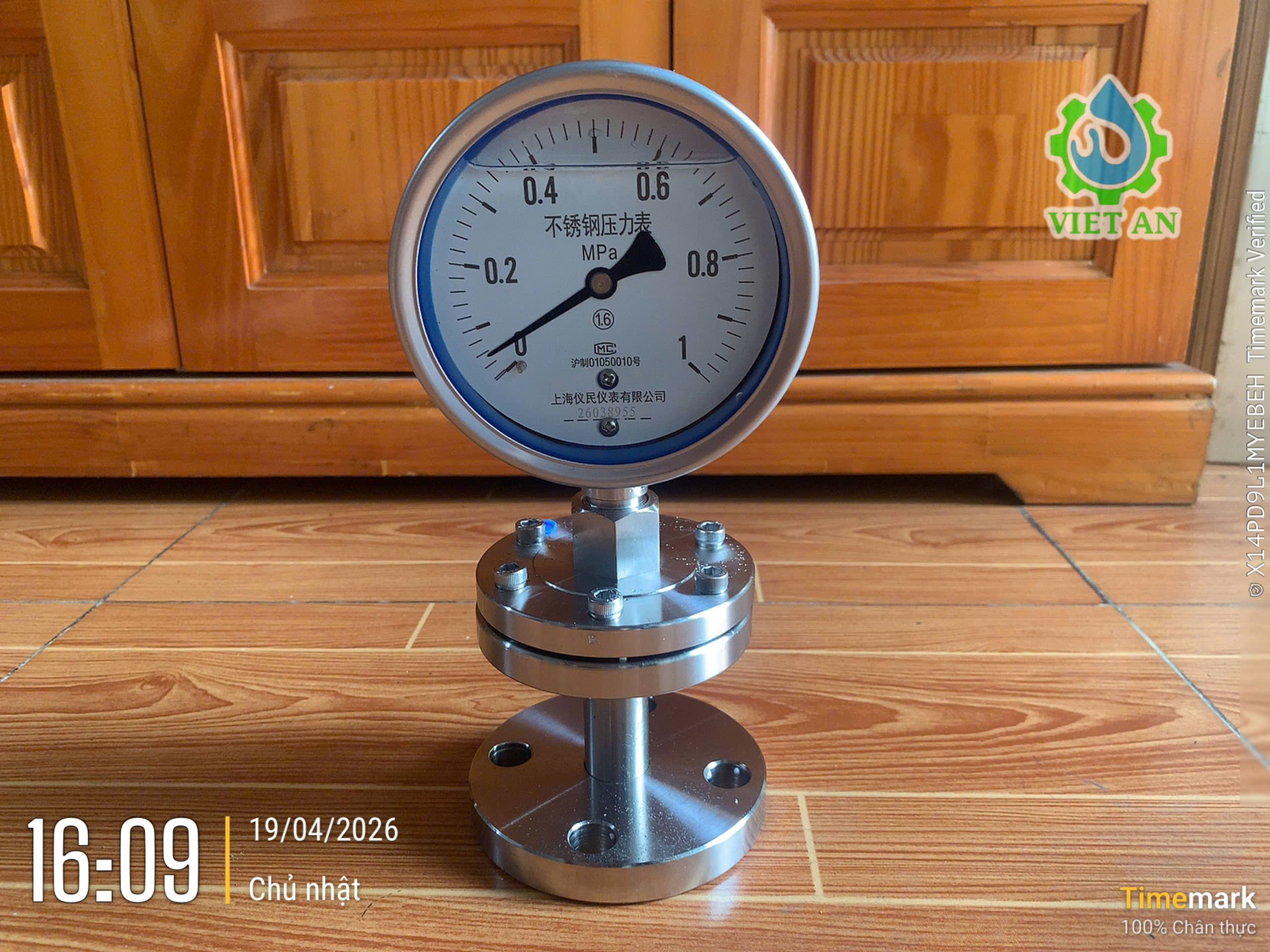 Đồng hồ áp suất 3 kim