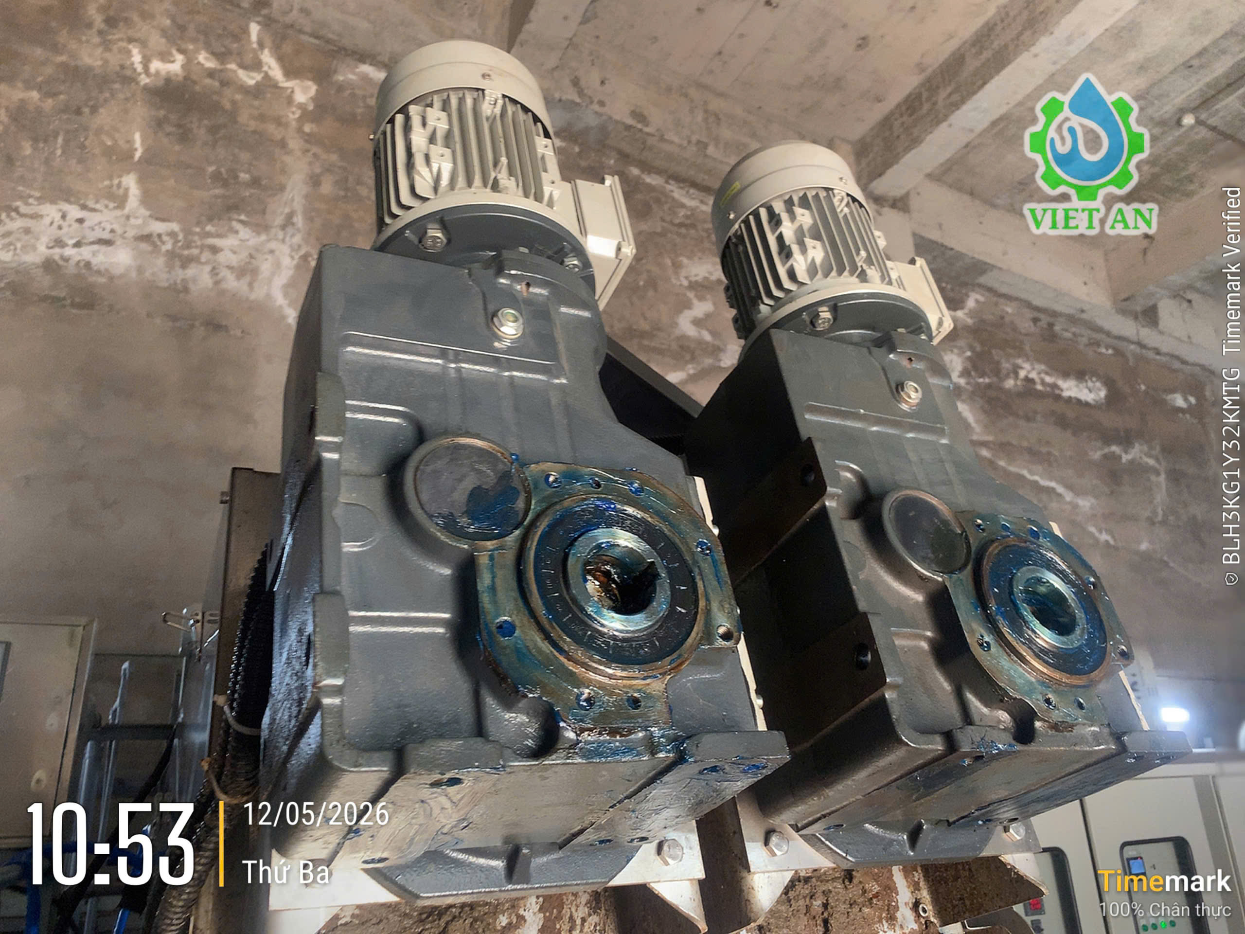 Motor hộp số máy ép bùn trục vít 
